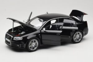 Audi RS4 B7 Sedan Phantom Black Minichamps 1:18 5010509115 Metal - imagem 2 de 8