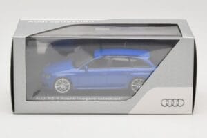 Audi RS4 B8 Avant Nogaro Blue Seleção de Natal 2014 Minichamps 1:43 AUDI003 Metal - imagem 4 de 4