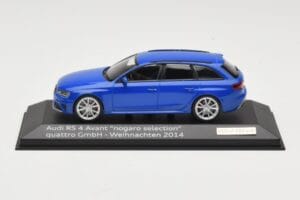 Audi RS4 B8 Avant Nogaro Blue Seleção de Natal 2014 Minichamps 1:43 AUDI003 Metal