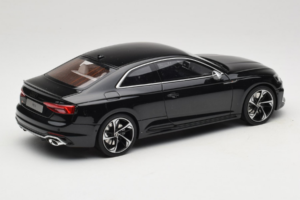 Audi RS5 B9 Coupe Preto GT Spirit 1:18 GT751 Resina - imagem 2 de 6