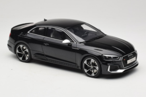 Audi RS5 B9 Coupe Preto GT Spirit 1:18 GT751 Resina - imagem 4 de 6