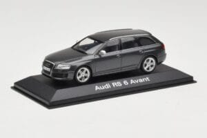Audi RS6 C5 Avant Daytona Grey Minichamps 1:43 5010710233 Metal - imagem 2 de 4