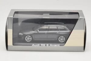 Audi RS6 C5 Avant Daytona Grey Minichamps 1:43 5010710233 Metal - imagem 4 de 4