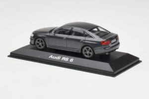 Audi RS6 C6 Daytona Grey Minichamps 1:43 5010810123 Metal - imagem 3 de 4