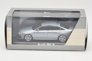 Audi RS6 C6 Monza Silver Minichamps 1:43 5010810113 Metal - imagem 4 de 4