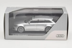 Audi RS6 C7 Avant Prisma Silver Minichamps 1:43 5011216213 Metal - imagem 4 de 4