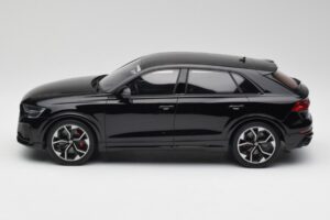 Audi RSQ8 Night Preto GT Spirit 1:18 GT305 Resina - imagem 3 de 6
