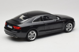 Audi S5 B8 Coupe Preto Norev 1:18 188360 Metal - imagem 3 de 8