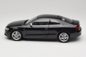 Audi S5 B8 Coupe Preto Norev 1:18 188360 Metal - imagem 4 de 8