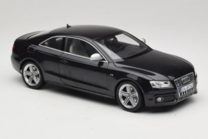 Audi S5 B8 Coupe Preto Norev 1:18 188360 Metal - imagem 6 de 8