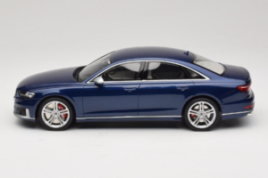 Audi S8 D5 Azul GT Spirit 1:18 GT313 Resina - imagem 3 de 6