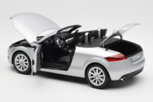 Audi TT 8J Roadster Prata Claro Minichamps 1:18 5010500515 Metal - imagem 5 de 8