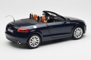 Audi TT 8J Roadster Azul Mar Profundo Minichamps 1:18 5010500525 Metal - imagem 3 de 8