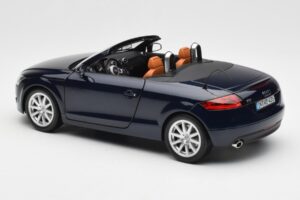 Audi TT 8J Roadster Azul Mar Profundo Minichamps 1:18 5010500525 Metal - imagem 7 de 8