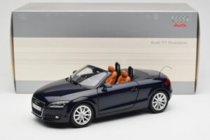 Audi TT 8J Roadster Azul Mar Profundo Minichamps 1:18 5010500525 Metal - imagem 8 de 8