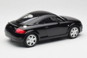 Audi TT 8N Preto Minichamps 1:18 155017021 Metal - imagem 2 de 6