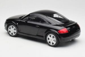Audi TT 8N Preto Minichamps 1:18 155017021 Metal - imagem 5 de 6