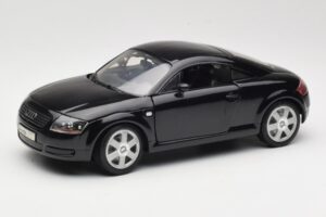 Audi TT 8N Preto Revell 1:18 08953 Metal