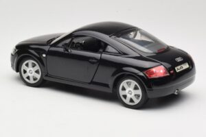 Audi TT 8N Preto Revell 1:18 08953 Metal - imagem 7 de 8