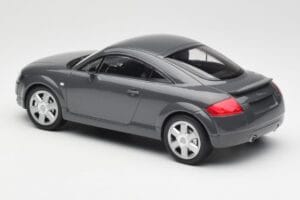 Audi TT 8N Coupé Grey Metallic Minichamps 1:18 155017020 Metal - imagem 5 de 6