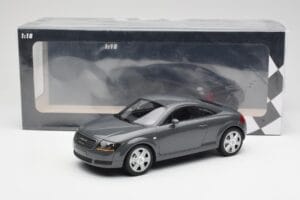 Audi TT 8N Coupé Grey Metallic Minichamps 1:18 155017020 Metal - imagem 6 de 6