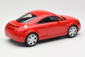 Audi TT 8N Vermelho Minichamps 1:18 155017022 Metal - imagem 2 de 6