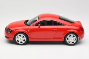 Audi TT 8N Vermelho Minichamps 1:18 155017022 Metal - imagem 3 de 6