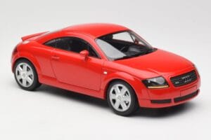 Audi TT 8N Vermelho Minichamps 1:18 155017022 Metal - imagem 4 de 6