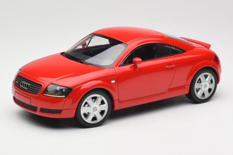Audi TT 8N Vermelho Minichamps 1:18 155017022 Metal