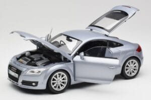 Audi TT 8N RHD Lake Prata Metálico Minichamps 1:18 150015020 Metal - imagem 2 de 8