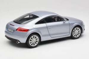 Audi TT 8N RHD Lake Prata Metálico Minichamps 1:18 150015020 Metal - imagem 3 de 8