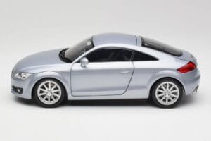 Audi TT 8N RHD Lake Prata Metálico Minichamps 1:18 150015020 Metal - imagem 4 de 8