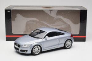 Audi TT 8N RHD Lake Prata Metálico Minichamps 1:18 150015020 Metal - imagem 8 de 8