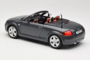 Audi TT 8N Roadster Cinzento Maisto 1:18 50346 Metal - imagem 7 de 8