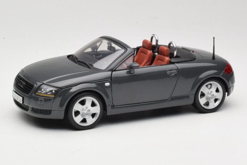 Audi TT 8N Roadster Cinzento Maisto 1:18 50346 Metal