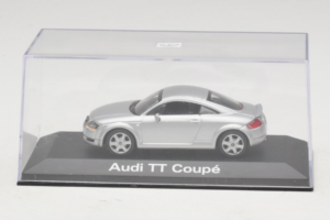 Audi TT 8N Prata Minichamps 1:43 5019800423 Metal - imagem 4 de 5