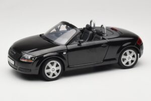 Audi TT 8N Roadster Preto Revell 1:18 8980 Metal