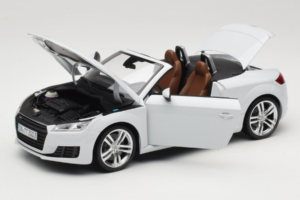 Audi TT 8S Roadster Glacier White Minichamps 1:18 5011400515 Metal - imagem 2 de 8
