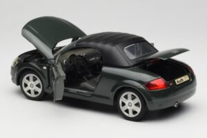 Audi TT 8N Roadster Verde Revell 1:18 8979 Metal - imagem 5 de 8