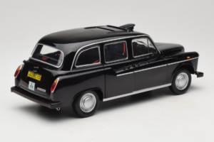 Austin FX4 London Taxi Preto Minichamps 1:18 180136000 Metal - imagem 3 de 8