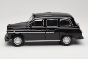 Austin FX4 London Taxi Preto Minichamps 1:18 180136000 Metal - imagem 4 de 8