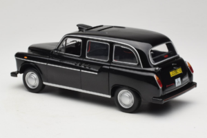 Austin FX4 London Taxi Preto Minichamps 1:18 180136000 Metal - imagem 7 de 8