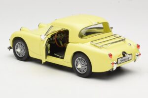 Austin-Healey Sprite Mk1 Amarelo Revell 1:18 8835 Metal - imagem 5 de 8