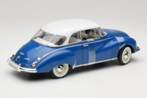 Auto Union 1000 S Coupe Azul Branco Revell 1:18 08909 Metal - imagem 2 de 6