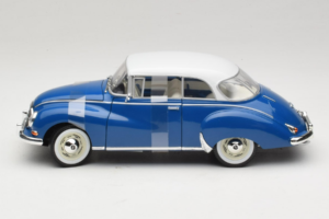 Auto Union 1000 S Coupe Azul Branco Revell 1:18 08909 Metal - imagem 3 de 6