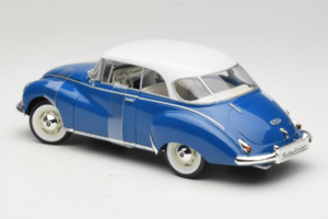 Auto Union 1000 S Coupe Azul Branco Revell 1:18 08909 Metal - imagem 5 de 6