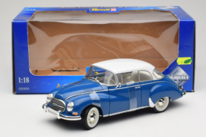 Auto Union 1000 S Coupe Azul Branco Revell 1:18 08909 Metal - imagem 6 de 6