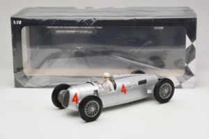 Auto Union Typ C #4 A. Varzi 2nd Place Monaco GP 1936 Minichamps 1:18 155361004 Metal - imagem 6 de 6