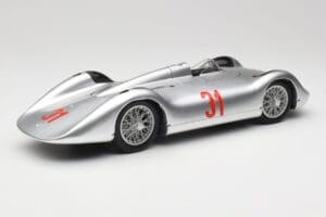 Auto Union Typ C Stromlinie #31 B. Rosemeyer 1937 Prata Revell 1:18 08436 Metal - imagem 3 de 8