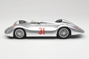 Auto Union Typ C Stromlinie #31 B. Rosemeyer 1937 Prata Revell 1:18 08436 Metal - imagem 4 de 8